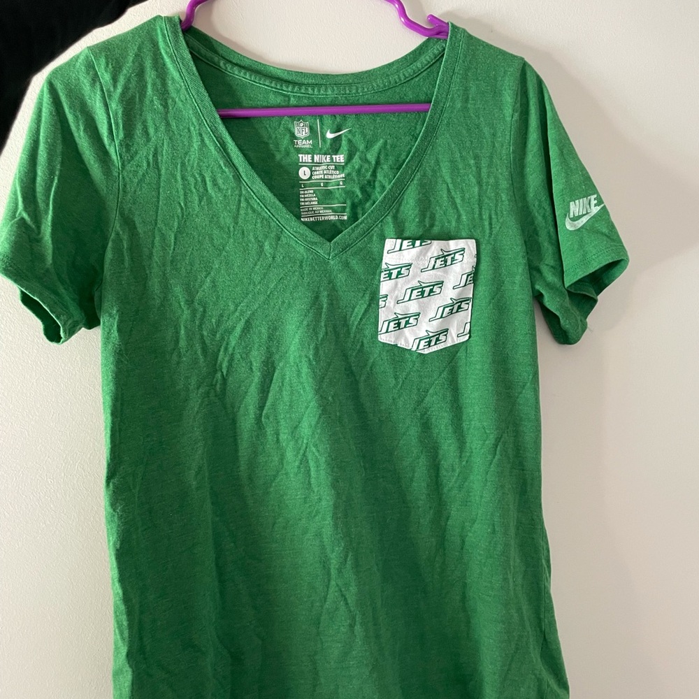 Large Jets V Neck